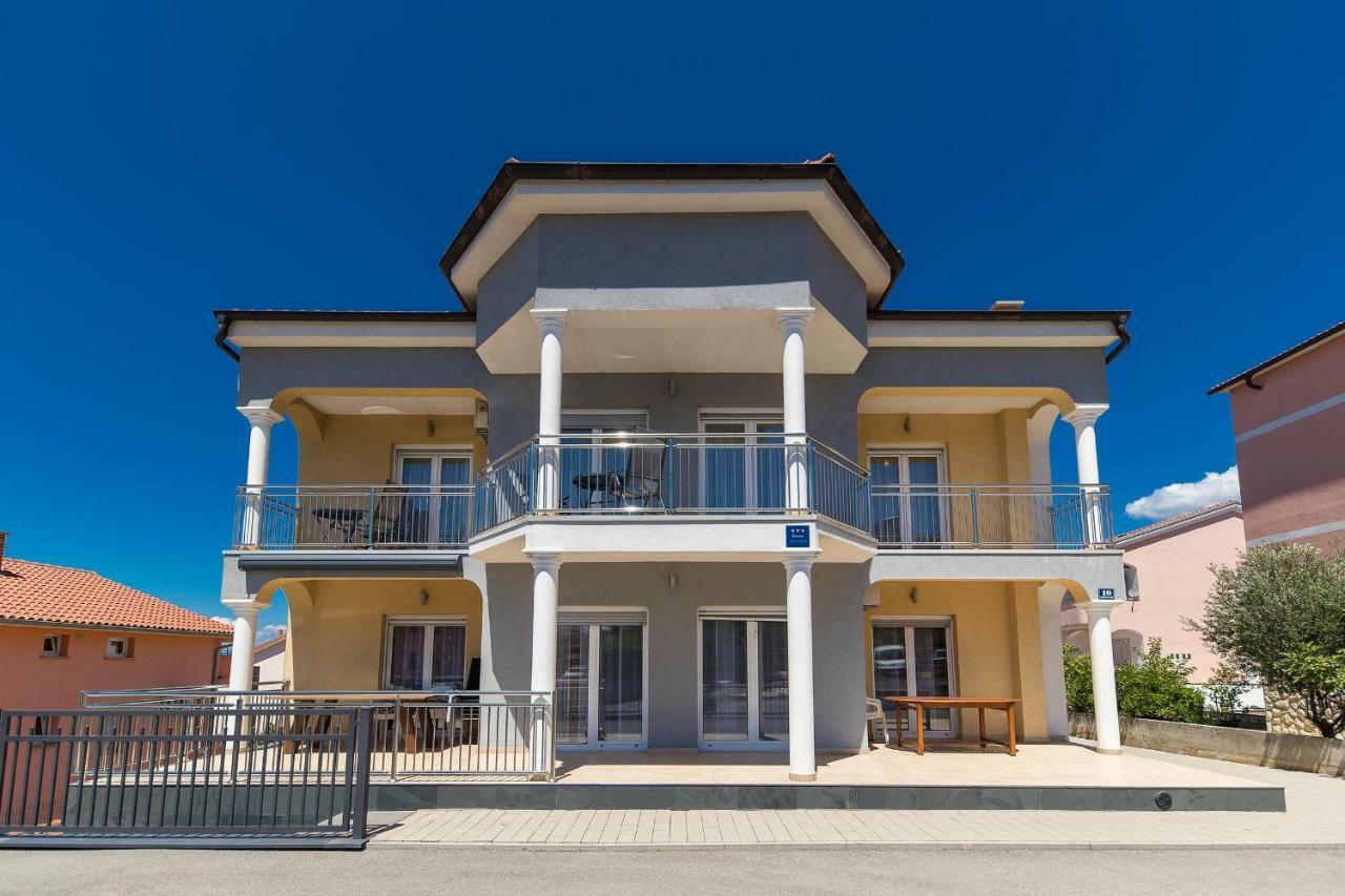 Moderne Souterrainwohnung Crikvenica Luaran gambar